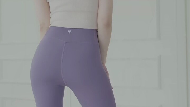 Phía trước thân chính phía sau là quần legging tập yoga