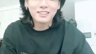 Jeon Jungkook on Weverse live 💜💜💜