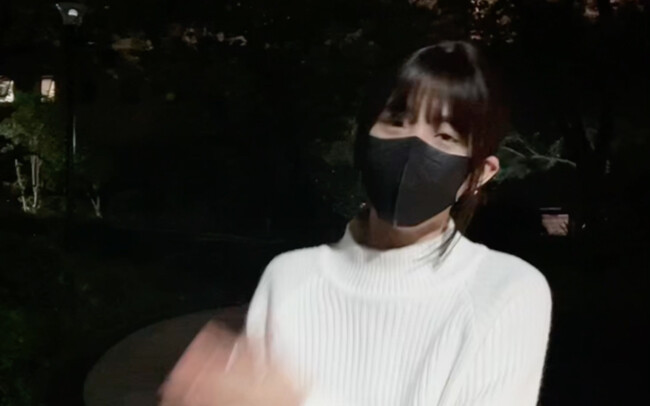 Is this what a chuunibyou girl does when she says one thing and means another?