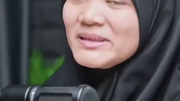 ustadzah farah qoonita