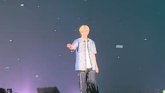 first konser experienceku yg lucky bgtttt!!