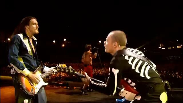 Give it away - RHCP live at Slone Castle