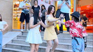 หนุ่มคนนี้เต้นกลางถนน ท่าทางนี้เจ๋งสุดๆ!