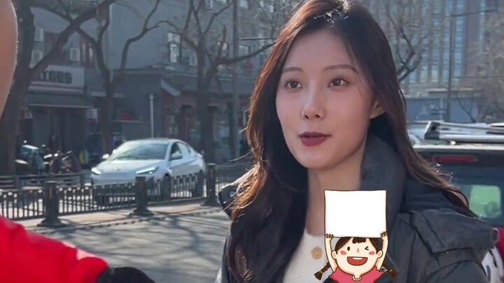 Run into a beautiful girl from the Central Academy of Drama, class of 2002—she’s actually 172 cm tal