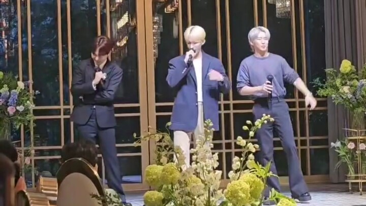 【BSS Fushuoshun】Hari ini, sebagai ‘boyband pernikahan’ yang kembali berkarier, mereka hadir di perni