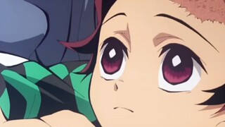 Ayo ayo ayo, kamu yang gambar saja! Berdiri dan bicara memang enak ya?