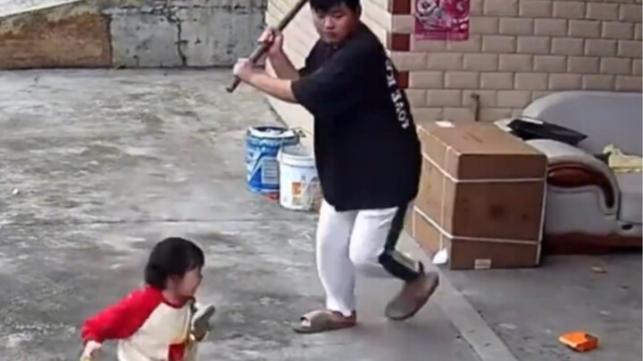 Chị Bánh Bao Thịt từ nhỏ đã bị đánh