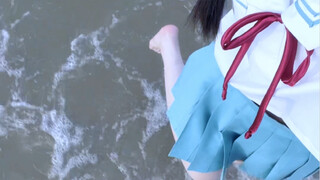 少女和海