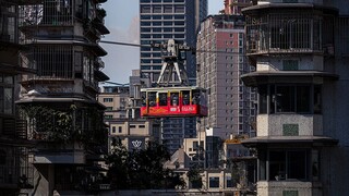 Tempat check-in selebriti internet di Baixiangju, Chongqing - kereta gantung "melewati gedung"