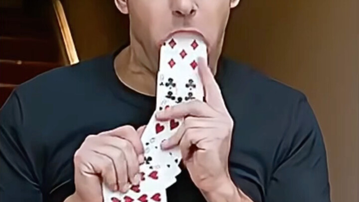 Menguak trik “Ant-Man” meludahkan kartu remi—gerakan ini gila banget!