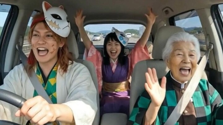 عجوز تسعينية عالية الطاقة تخوض تجربة تصوير الفيديو اليومي "فِلُوغ"!