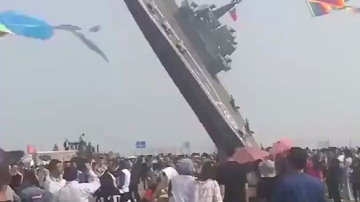 Saya tertarik dengan pertunjukan layang-layang di Weifang