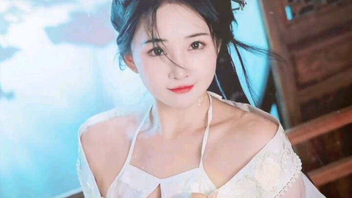 Memukau mata Anda: Keindahan dalam kostum kuno ada di sini!