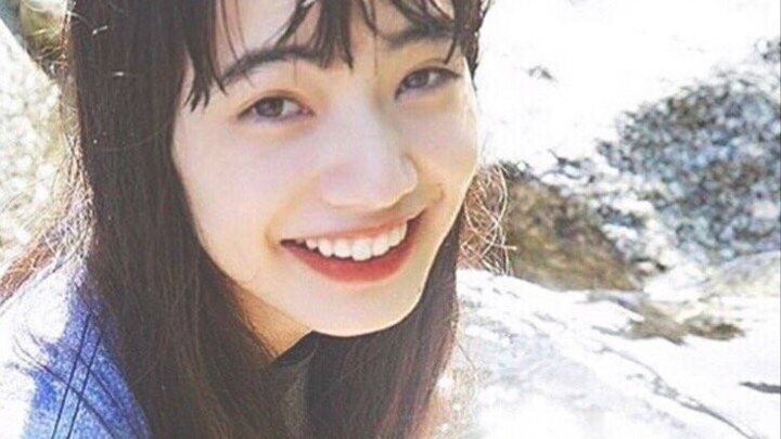 【Kosaka Kana】Thử thách rung động 100 giây! Khuôn mặt chán đời khi cười lại xinh đến thế!