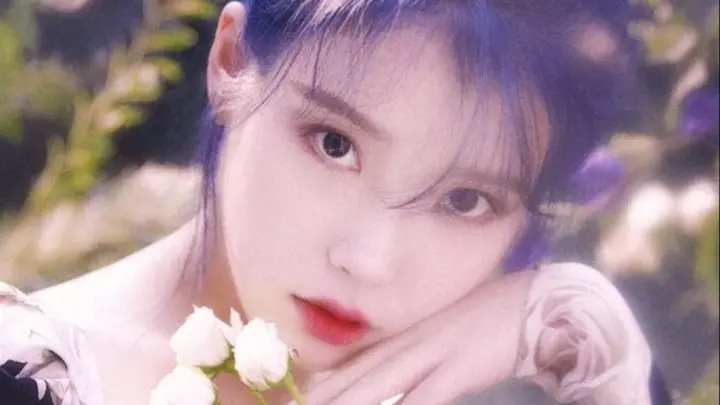 【IU】One time a day, first love back the way!