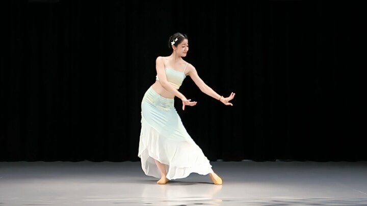 "Smoke and Rain Town" is a good dance for everyone ~ Dai dance yyds| Xiaoyu
