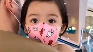 小朋友真的能让人可爱到跺jiojio！！