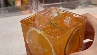 Jeruk yang mendominasi dan bisa dibakar! Lilin aroma ini sangat kreatif!