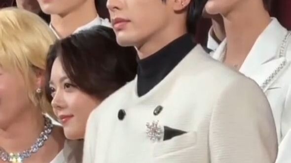 หมอหลิน และซีกวง พากันออกงานอีเวนต์ ของแบรนด์ GUERLAIN ที่เชียงไฮ้ เมื่อ 12/1/26#ซ่งเวยหลง