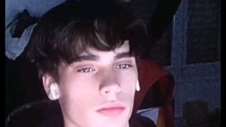 随机视频连线 连到像Ai长相一样的帅哥