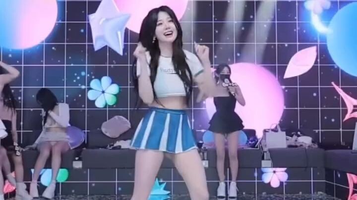 Beauty with a Powerful Aura 💫✨ #FanPhotography #CoverDance  #JBKClassroom #kpop #KoreanDance