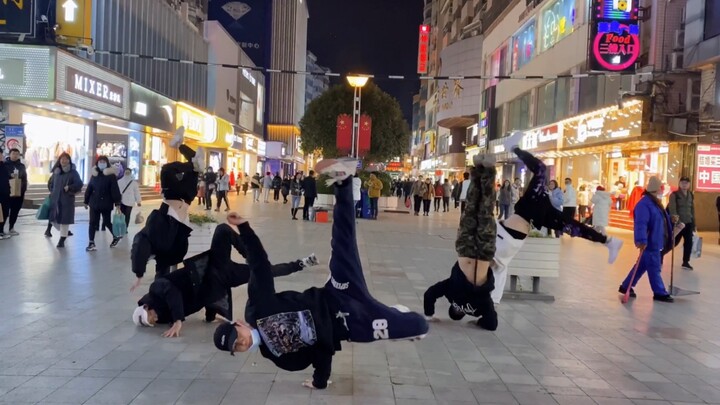 Street Dance Showdown: Let the Dancing Begin!