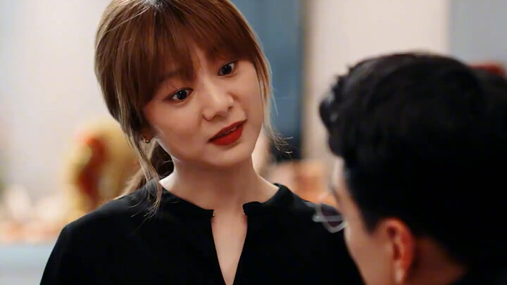 Sau khi ly hôn, cuộc sống ngày càng giống vợ chồng, mỗi người đều tiến bộ trong lĩnh vực của mình.