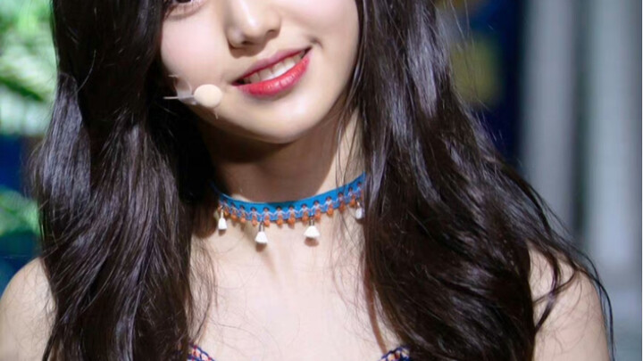 Someone who looks this good at 13 probably stays beautiful for a lifetime 【Jang Won-young】