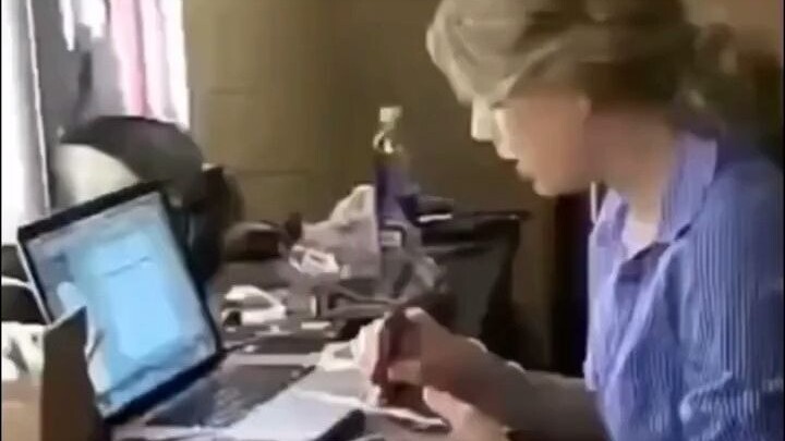 Cách mở giọng của Taylor Swift, một chữ là tuyệt, hai chữ thì cười chết mất