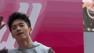 ไม่มีเพลงฮิต: "Killin It" ของ P1harmony โดย Choi Ji-woong ที่งานโรดโชว์