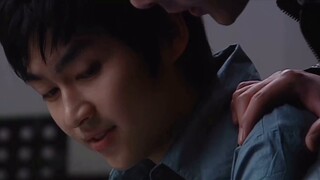 "Ngọn lửa bao phủ trong bóng tối bị dập tắt bởi trái tim con người." Áo giáp của ánh sáng và bóng tố
