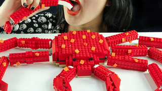 กิน LEGO KING CRAB IRL 🦀 ASMR Mukbang Seafood