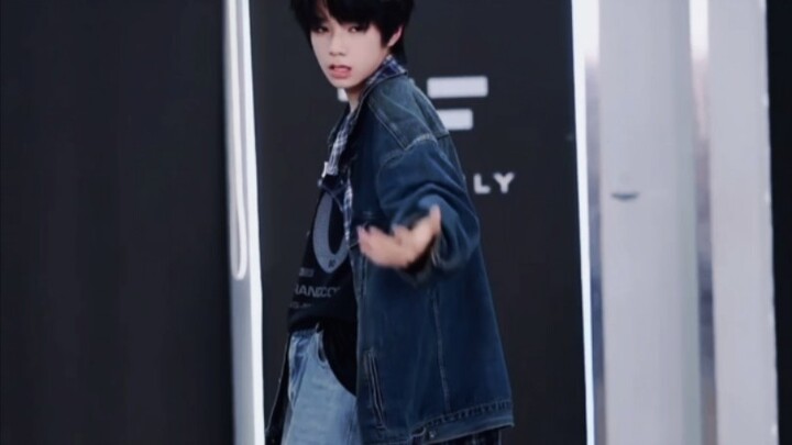 【王橹杰】欣慰！排名从倒数到第六！此刻养成系的意义在你身上具象化了！你的努力是有回报的！每一次都能看到你超越上一次的自己，希望你真的能越来越好橹杰！