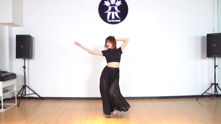 [Seven Flowers Family] Ai Jing’s Chinese-style dance cover – “Time”