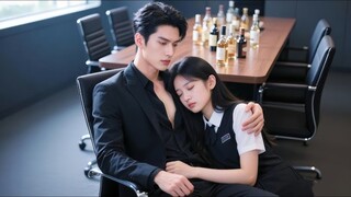 Intern shocked CEO by chugging 10 drinks at interview, then drunkenly kissed him—she’s doomed!