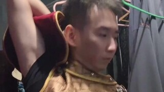给大家表演个吕布