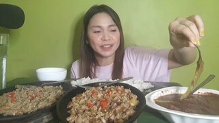 DINUGUAN,PORK SISIG AT BANGUS SISIG