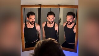 专门研究“三折镜舞蹈”的老哥又更新了，口型和节奏都掌握得越来越好了，真会玩