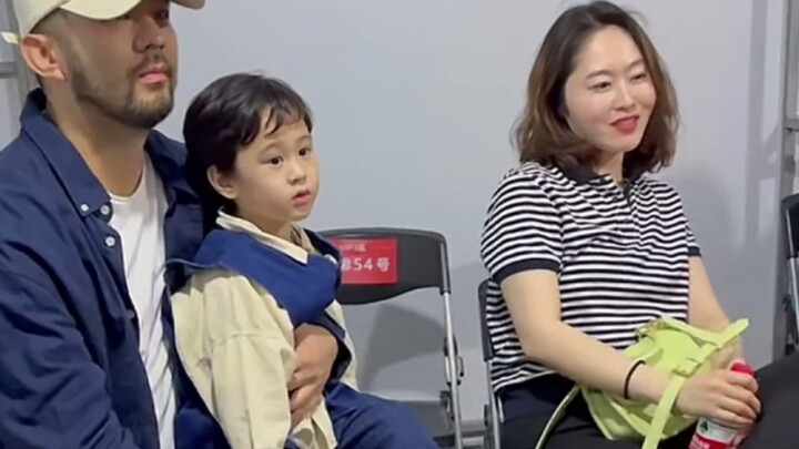 The chubby baby’s finally updated! “Why are you being so mean to me? Sister Zhuzhu never gets mad at