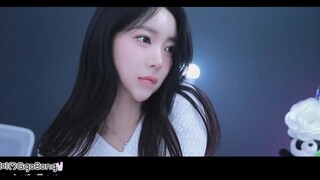 Korean female streamer