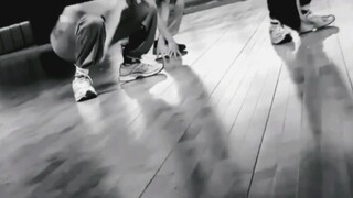 JYP新女团官方（大猩猩ins）出道预告！