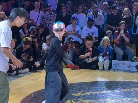 لحظة انفجار الملعب لسونغ هاو مينغ في جلسة الفري ستايل بالولايات المتحدة