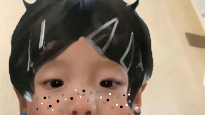 Tôi hỏi cậu muốn thuốc gì hahaha hai người này cười chết mất rồi