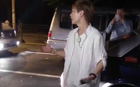 【Trương Nghệ Hưng】Tôi cũng đâu muốn để ê-kíp đạo diễn quát các bạn