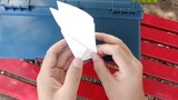 The ultimate version of Zhi Feijun's strongest paper airplane in the air, the outdoor field folding 