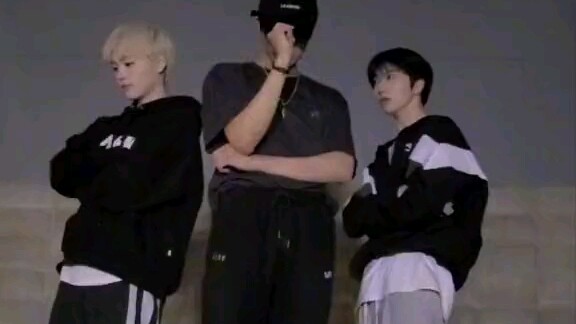 【cravity】Hyoungjun, Taeyoung, and Wonjin's Zoom dance challenge!