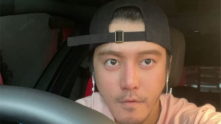 เพลงรักที่ไม่เคยร้องให้เธอฟังในปีเหล่านั้น ทำให้ฉันย้อนคิดถึงมันบ่อยๆ ในช่วงหลายปีที่ผ่านมา