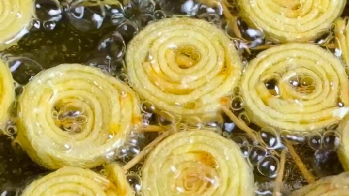 Deep-frying is the same white noise as the sound of rain