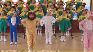 Classic Cantonese children's song "Looking Over Together" full dance version