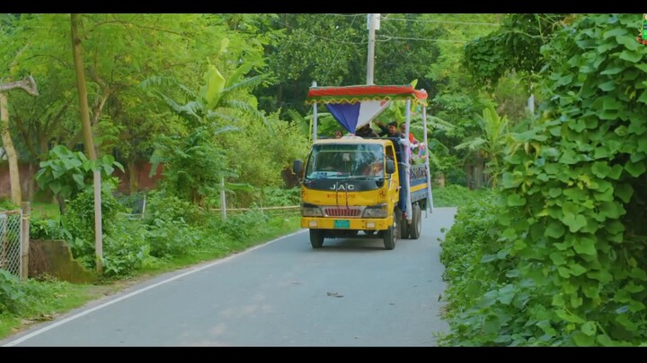 উরাদুরা নাচ গান